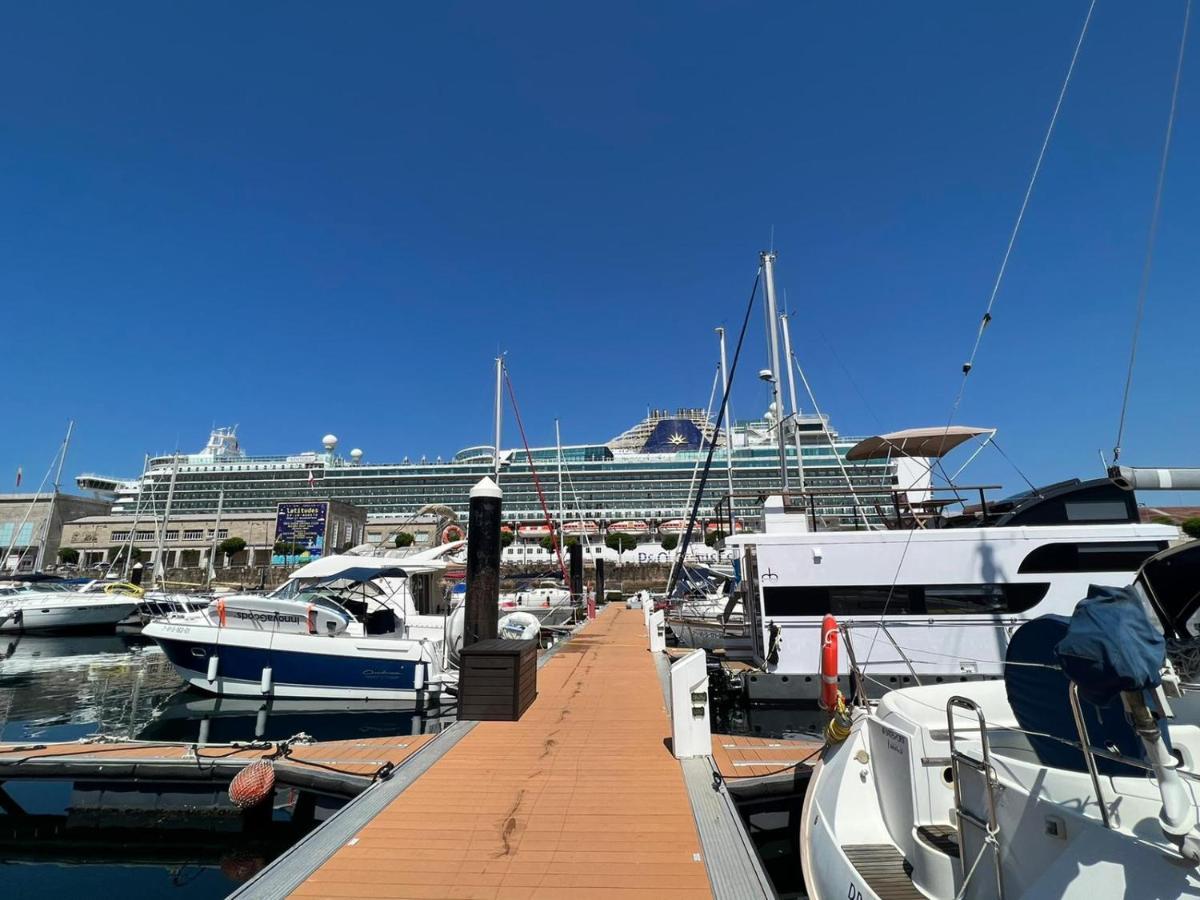 Hotel Casa Flotante En El Puerto De Vigo - Different Charter Exterior foto